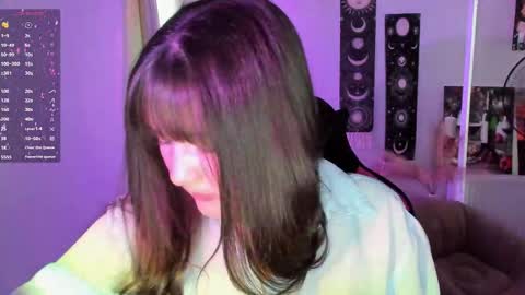 Snapshot of sour_cherry_ chatting on May 31, 2026, 12:12 pm Jennie online show from May 31, 2026, 12:12 pm