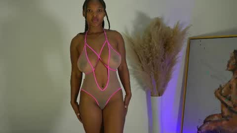 Snapshot of sow_fitt chatting on May 10, 2026, 12:32 pm sow_fitt online show from May 10, 2026, 12:32 pm