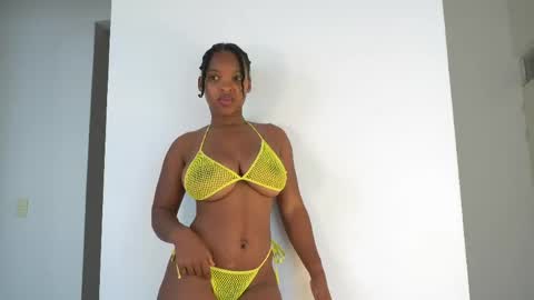 Snapshot of sow_fitt chatting on May 26, 2026, 12:12 pm sow_fitt online show from May 26, 2026, 12:12 pm