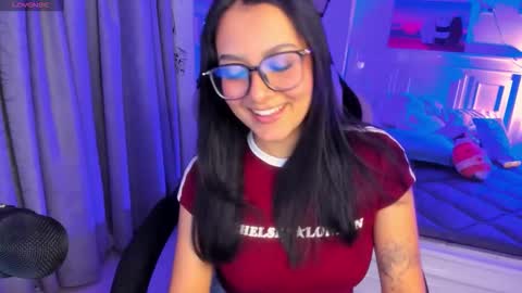 Snapshot of soy___lili chatting on December 4, 2025, 11:02 pm Lili online show from December 4, 2025, 11:02 pm