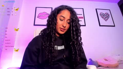 Juliana online show from February 4, 2025, 7:00 pm