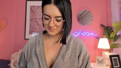 Snapshot of soysaraa_ chatting on February 22, 2025, 8:07 am Aleja online show from February 22, 2025, 8:07 am