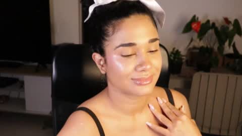 Snapshot of soytropicalfruit chatting on October 15, 2025, 11:38 pm You want to talk to me more personal follow me in My Channel VIP 50 the discount online show from October 15, 2025, 11:38 pm