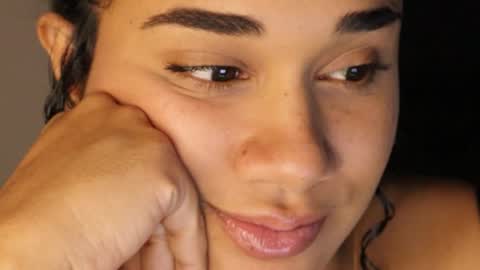 Snapshot of soytropicalfruit chatting on January 6, 2026, 5:11 am You want to talk to me more personal follow me in My Channel VIP 50 the discount online show from January 6, 2026, 5:11 am