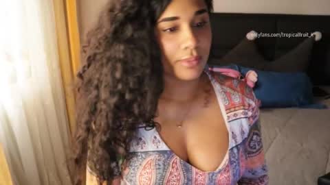 Snapshot of soytropicalfruit chatting on January 6, 2026, 9:18 pm You want to talk to me more personal follow me in My Channel VIP 50 the discount online show from January 6, 2026, 9:18 pm