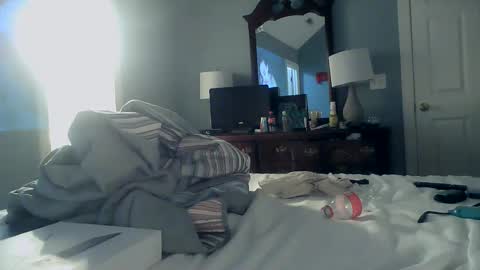 TrndSettrz online show from February 12, 2025, 2:56 am