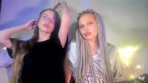 Viki and Chloe online show from July 11, 2026, 2:36 am