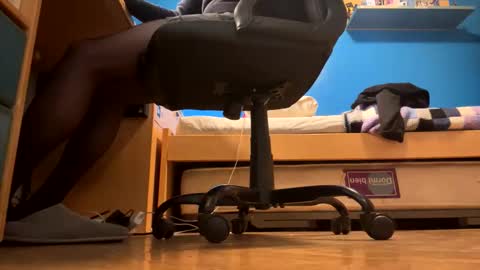 Snapshot of spanishcd chatting on December 1, 2025, 7:46 am spanishcd online show from December 1, 2025, 7:46 am