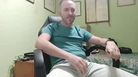 Snapshot of spanishharddick chatting on November 24, 2025, 5:12 pm Manu online show from November 24, 2025, 5:12 pm