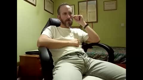 Snapshot of spanishharddick chatting on January 9, 2026, 11:06 pm Manu online show from January 9, 2026, 11:06 pm