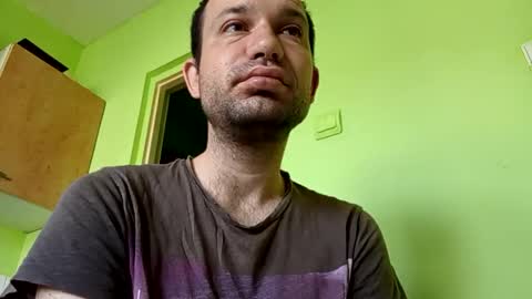 Snaiky online show from April 7, 2026, 8:37 am