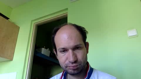 Snaiky online show from May 14, 2026, 9:27 am