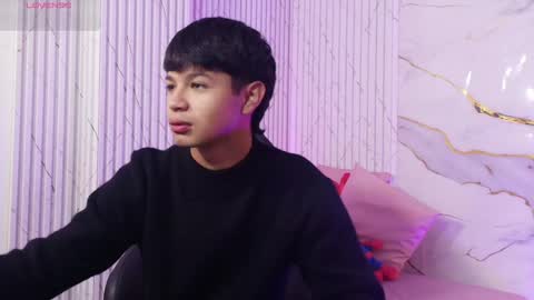 spark_tay online show from May 13, 2026, 2:42 am