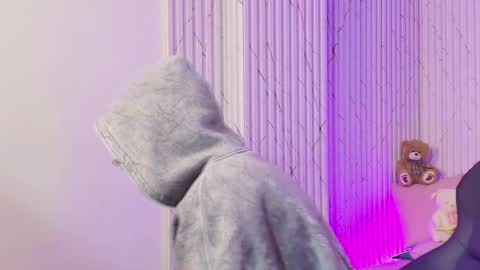 spark_tay online show from May 18, 2026, 2:51 am
