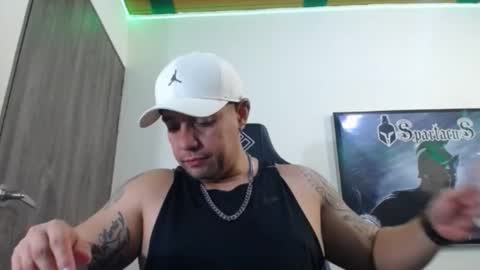 Snapshot of spartacus_cam chatting on October 7, 2025, 5:48 am online show from October 7, 2025, 5:48 am