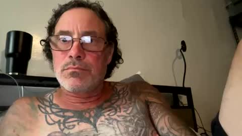 Snapshot of specter1972 chatting on November 18, 2025, 1:00 am specter1972 online show from November 18, 2025, 1:00 am