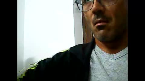 Snapshot of speed0800 chatting on October 17, 2025, 10:23 pm Speed online show from October 17, 2025, 10:23 pm