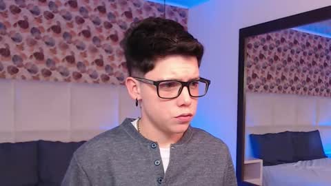 Snapshot of spencerm_ chatting on October 17, 2025, 8:11 pm spencerm_ online show from October 17, 2025, 8:11 pm