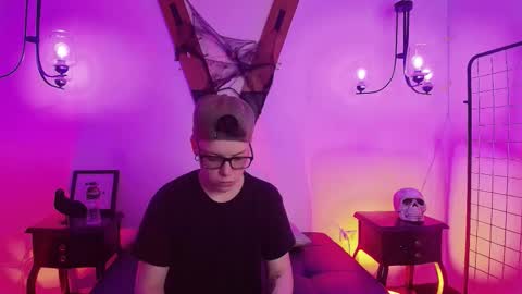 spencerm_ online show from November 11, 2025, 7:58 pm