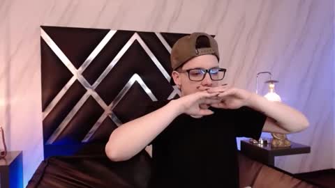 spencerm_ online show from December 15, 2025, 9:08 pm