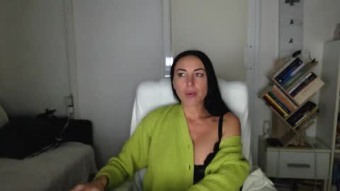 Carla online show from October 3, 2025, 2:58 pm