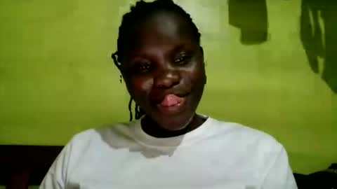 Snapshot of spicy_bella69 chatting on June 1, 2026, 9:00 am spicy_bella69 online show from June 1, 2026, 9:00 am