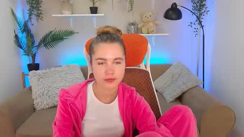 Snapshot of spicy_lexi chatting on September 24, 2025, 7:01 am spicy_lexi online show from September 24, 2025, 7:01 am