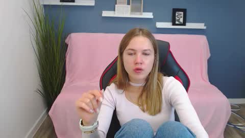 Snapshot of spicy_lexi chatting on October 7, 2025, 6:43 am spicy_lexi online show from October 7, 2025, 6:43 am