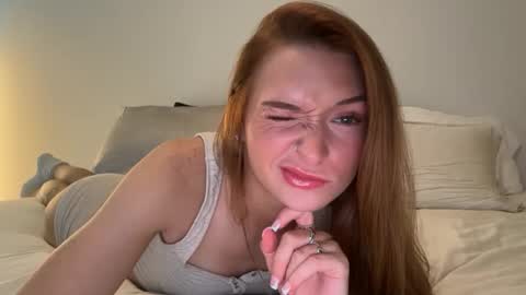 Snapshot of spicybaylee chatting on October 8, 2025, 5:43 pm Baylee online show from October 8, 2025, 5:43 pm