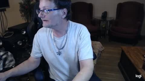 Snapshot of spider19752020 chatting on December 27, 2024, 1:43 am bri and mags fun room online show from December 27, 2024, 1:43 am