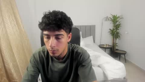 Snapshot of spider_master77 chatting on March 3, 2025, 2:26 am spider master online show from March 3, 2025, 2:26 am