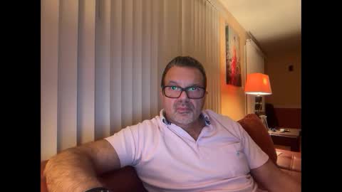 Snapshot of spike69old chatting on February 18, 2026, 12:06 am spike69old online show from February 18, 2026, 12:06 am