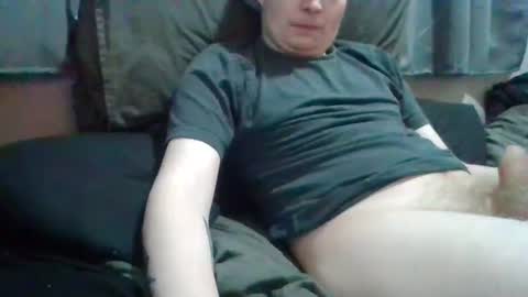 Snapshot of spkieeb28 chatting on January 1, 2025, 6:27 pm Jameslux online show from January 1, 2025, 6:27 pm