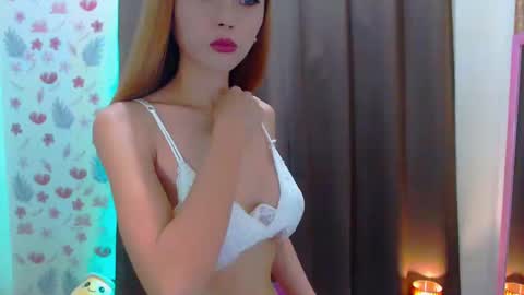Snapshot of splendid_kim08 chatting on December 10, 2024, 9:33 am Kimmy online show from December 10, 2024, 9:33 am