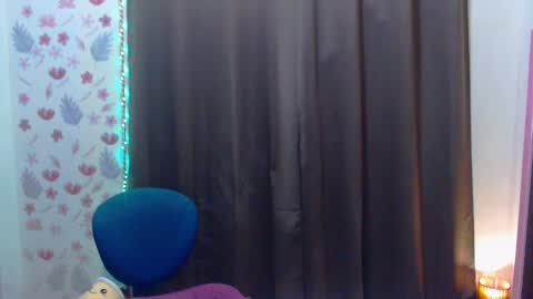 Snapshot of splendid_kim08 chatting on February 18, 2025, 12:49 pm Kimmy online show from February 18, 2025, 12:49 pm