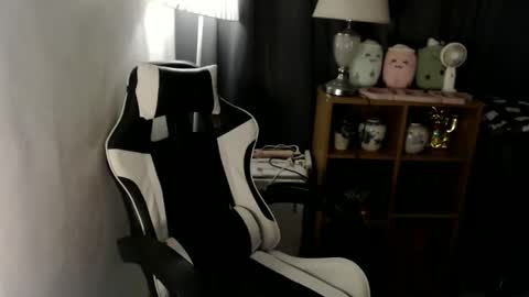 Snapshot of spoileme_babexx chatting on January 21, 2025, 5:51 pm CALL ME RAINE online show from January 21, 2025, 5:51 pm