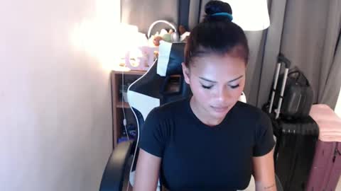 Snapshot of spoileme_babexx chatting on February 6, 2025, 5:25 am CALL ME RAINE online show from February 6, 2025, 5:25 am