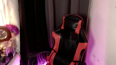 Snapshot of spoileme_babexx chatting on March 7, 2025, 4:22 pm CALL ME RAINE online show from March 7, 2025, 4:22 pm