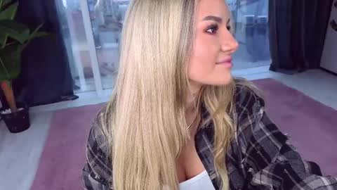 Anna online show from November 18, 2025, 11:58 am