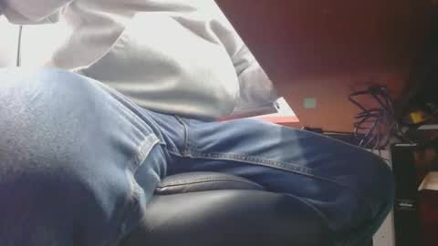 Snapshot of squirrelly82 chatting on April 7, 2026, 9:15 pm make me cum c2c talk to me online show from April 7, 2026, 9:15 pm
