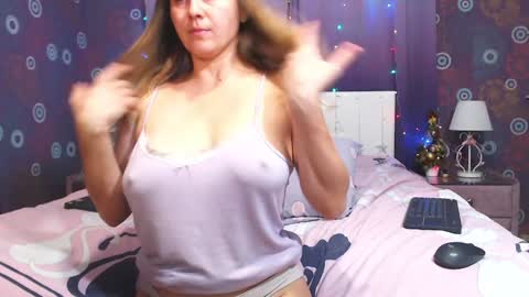 Snapshot of squirtyjess chatting on December 25, 2024, 6:52 pm just Jess online show from December 25, 2024, 6:52 pm