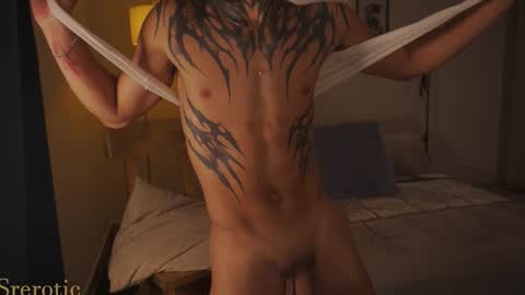 Snapshot of srerotic chatting on November 30, 2025, 4:44 pm Matt online show from November 30, 2025, 4:44 pm