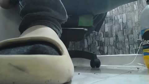 Snapshot of srfindomfeet_ chatting on November 14, 2025, 3:16 am sr master cum its my old account online show from November 14, 2025, 3:16 am