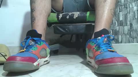 Snapshot of srfindomfeet_ chatting on December 21, 2025, 7:43 pm sr master cum its my old account online show from December 21, 2025, 7:43 pm