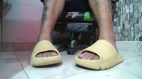 Snapshot of srfindomfeet_ chatting on February 7, 2026, 3:27 pm sr master cum its my old account online show from February 7, 2026, 3:27 pm