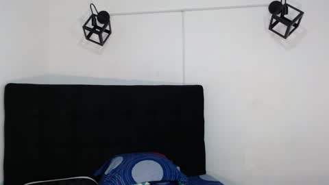 .          . online show from October 22, 2025, 11:54 am