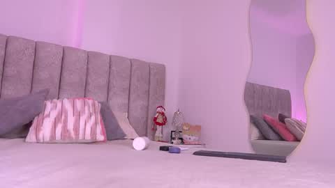 Snapshot of ss_samantha chatting on December 13, 2025, 7:53 pm samantha online show from December 13, 2025, 7:53 pm