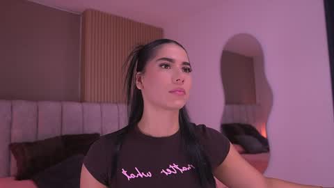 samantha online show from April 12, 2026, 7:19 pm