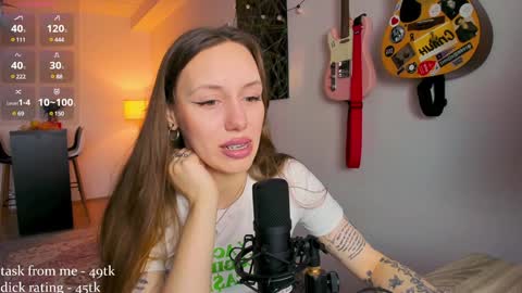 Snapshot of sshawty chatting on December 17, 2024, 12:00 pm Anni if Im offline for a long time Im depressed feel free to support me offline online show from December 17, 2024, 12:00 pm