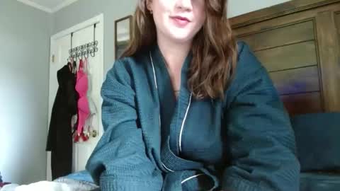 sskyejoness online show from April 15, 2026, 7:32 pm